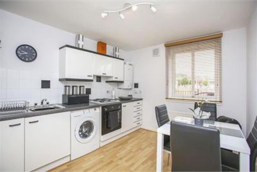 Immaculate Cosy Flat Next To Holyrood Park! Apartment Edinburgh Exterior photo
